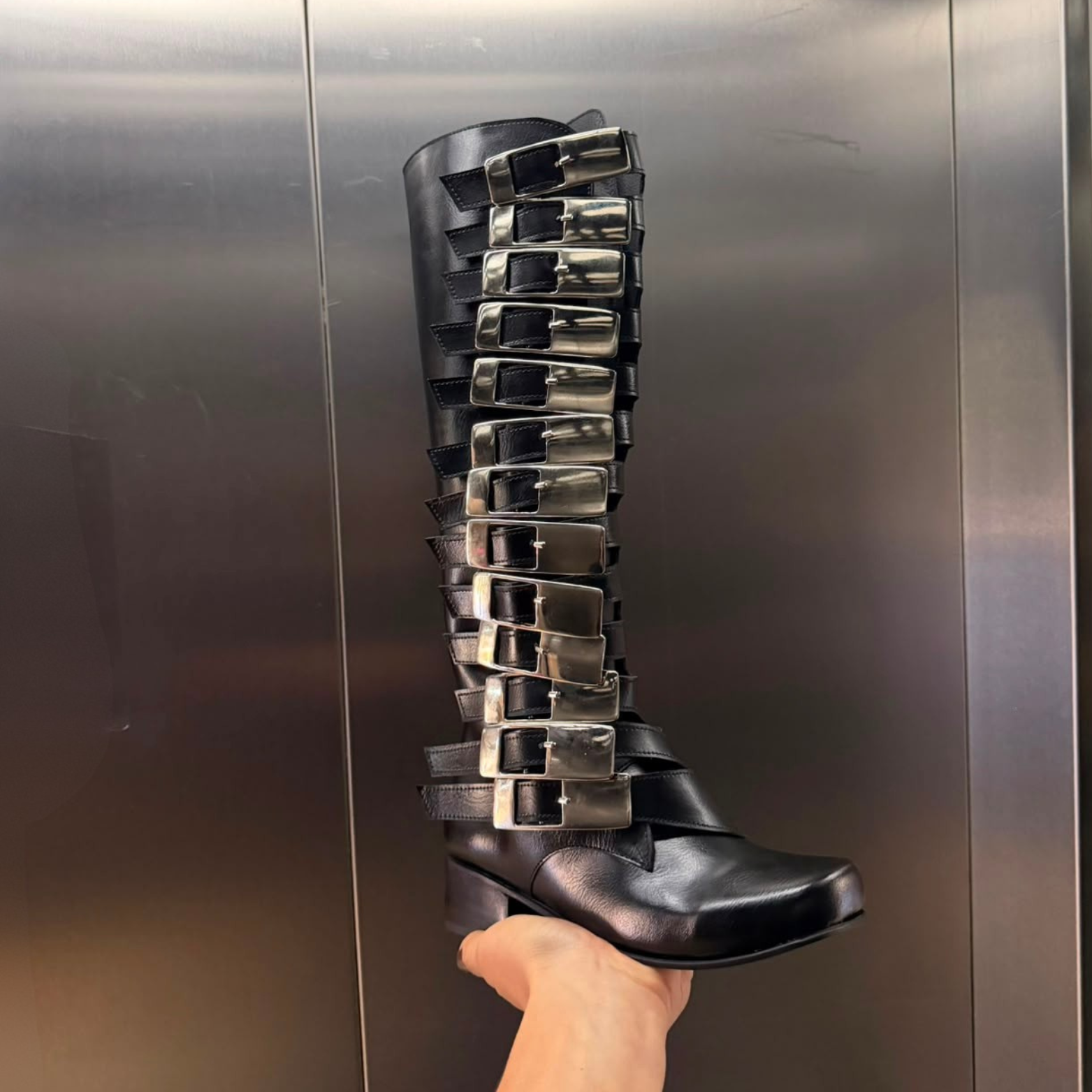 Metal boot Black